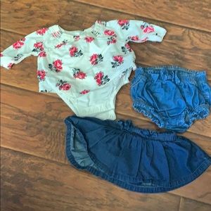0-3 mo Lot Baby Gap onesie with 2 bottoms.